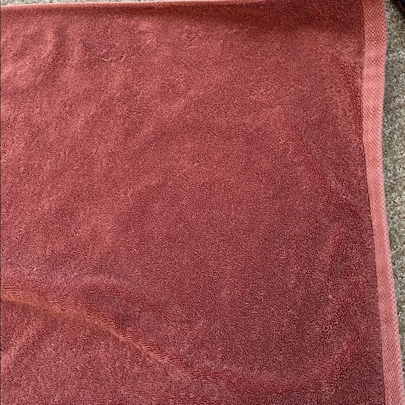 Luxurious Rose Bath Towel - Picture 8 of 10